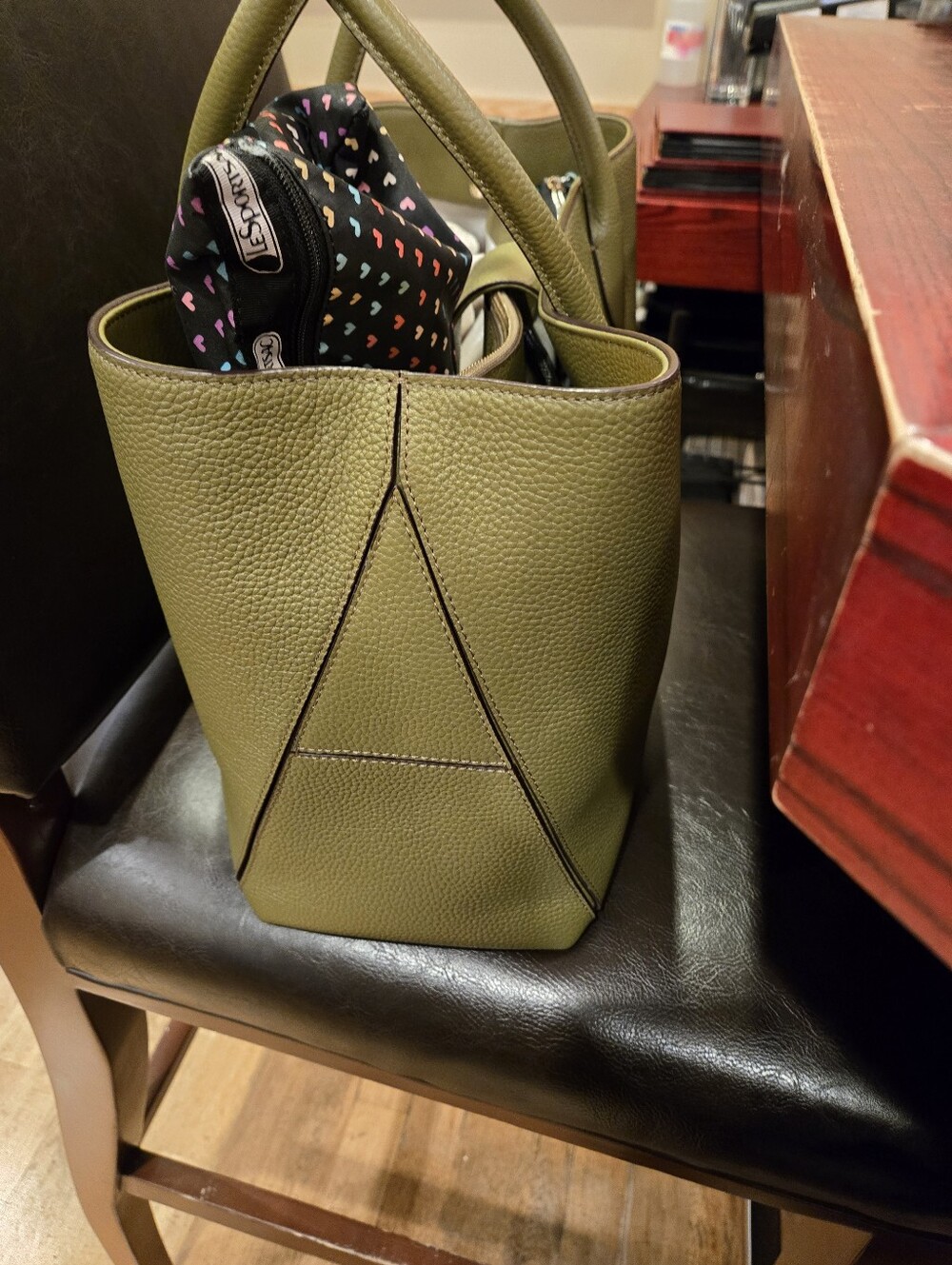 Aspinal of London - Rare Green Pebbled Leather Top-Handle Tote with Charm - Picture 2 of 13